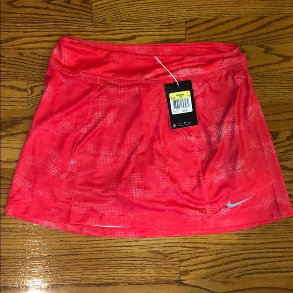 Nike Pants - NWT Women’s Nike Golf/Tennis skirt, size Small